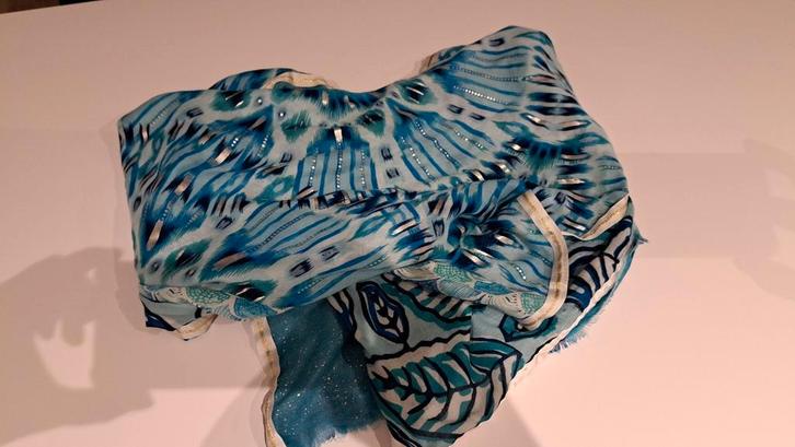 Foulard Shanna, Vêtements | Femmes, Vêtements Femmes Autre, Comme neuf, Enlèvement