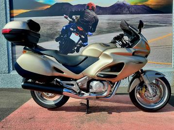 HONDA NT650V DEAUVILLE Garantie 1 ou 2 ans MOTOSD beschikbaar voor biedingen