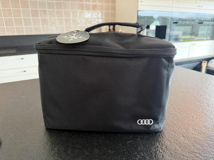 Audi Auto Verzorgingspakket 11-delig Nieuw & Ongeopend, Auto diversen, Onderhoudsmiddelen, Ophalen
