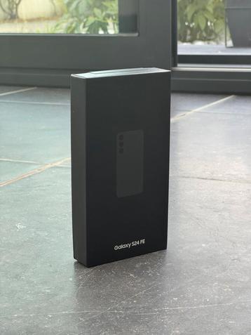 NOUVEAU - Samsung Galaxy S24 FE 128 Go Graphite, Enlèvement ou Envoi, Neuf