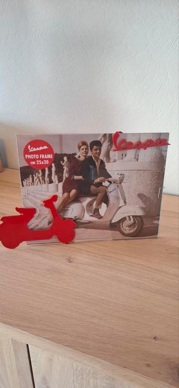 Metalen fotokader vespa beschikbaar voor biedingen