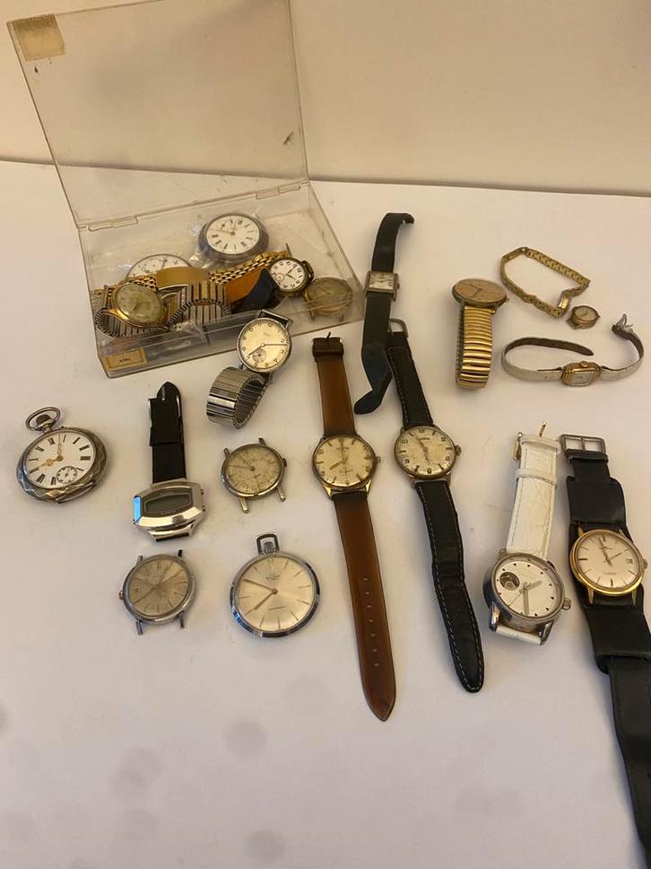 Partij vintage horloges, waaronder Dogma en andere merken., Handtassen en Accessoires, Horloges | Antiek, Zakhorloge, Ophalen of Verzenden