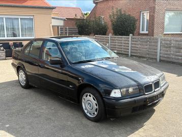 BMW E36 316i Sedan - Toit ouvrant - Homologuée pour la vente, 75 kW, Achat, 5 portes, Automatique