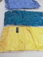 3 nieuwe sjaals nog in verpakking samen 22 euro, Vêtements | Femmes, Bonnets, Écharpes & Gants, Enlèvement, Neuf