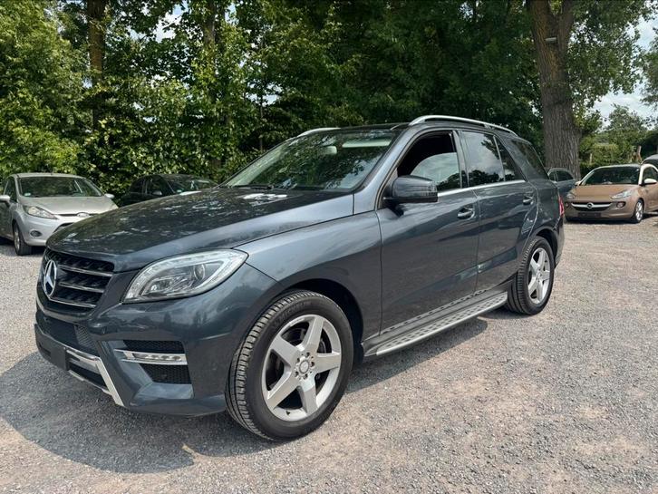 MERCEDES ML350, PAk AMG ! ! !, Autos, Mercedes-Benz, Entreprise, Achat, Classe M, Caméra 360°, 4x4, ABS, Caméra de recul, Airbags