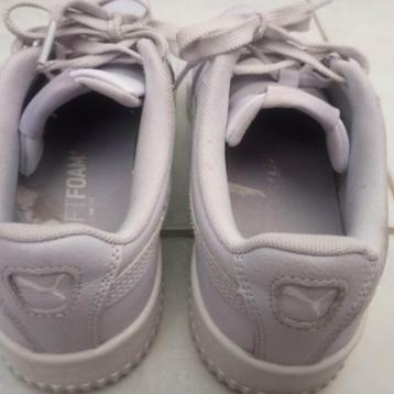 Sneakers beschikbaar voor biedingen
