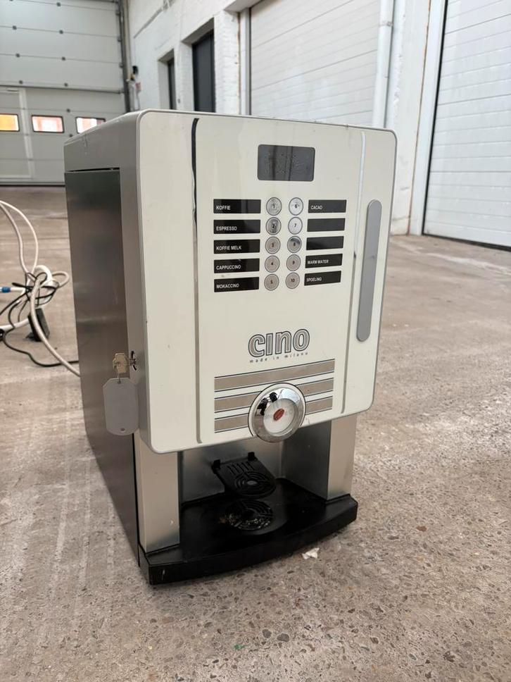 Cino Professionele Koffiemachine + Waterpomp & Brita Filter, Elektronische apparatuur, Koffiezetapparaten, Gebruikt, Koffiemachine
