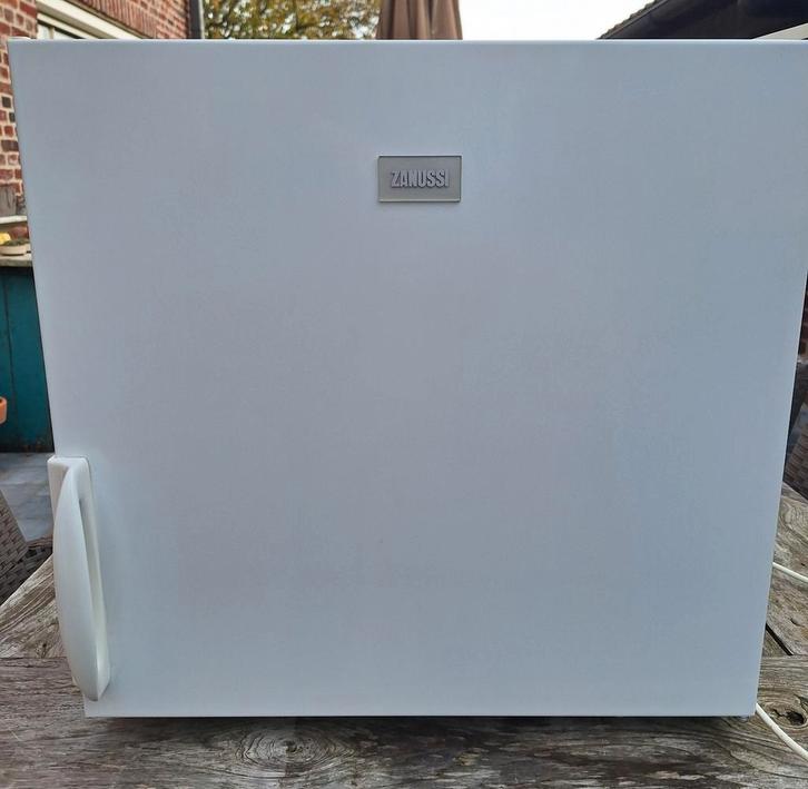 Zanussi diepvries 50l, Elektronische apparatuur, Vriezers en Diepvrieskisten, Gebruikt, Vrijstaand, Vrieskast, Ophalen