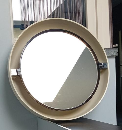 Allibert wandlichtspiegel 'space age', Huis en Inrichting, Woonaccessoires | Spiegels, Zo goed als nieuw, 50 tot 75 cm, Rond, Ophalen of Verzenden