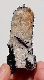 KWARTS en TOERMALIJN uit Erongo in NAMIBIE   TOPPER', Verzamelen, Mineralen en Fossielen, Ophalen of Verzenden, Mineraal