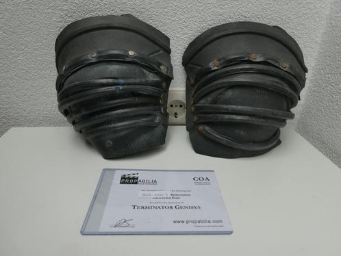 Terminator Genisys props shoulder pads (2 pieces), Verzamelen, Film en Tv, Gebruikt, Film, Ophalen of Verzenden