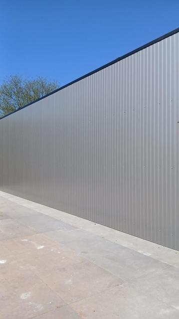 Staalplaten nieuw voor tegen een gevel 1,1 m br kleur 9007  beschikbaar voor biedingen