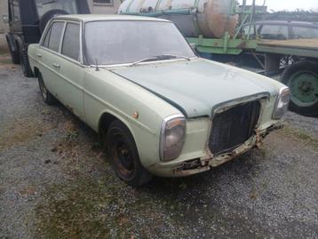 Mercedes w115 200D /8 baracht, Auto's, Mercedes-Benz, 4 deurs, Achterwielaandrijving, 4 cilinders, Bruin