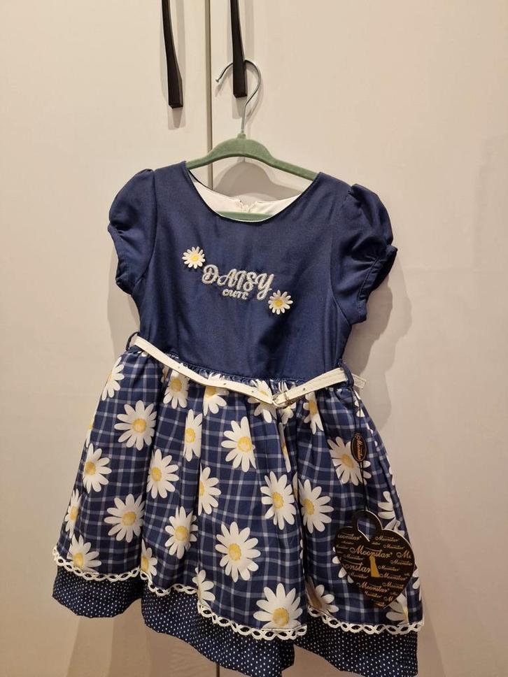 Nieuw babyjurkje met margrieten en riempje – maat 98, Enfants & Bébés, Vêtements de bébé | Taille 74, Enlèvement