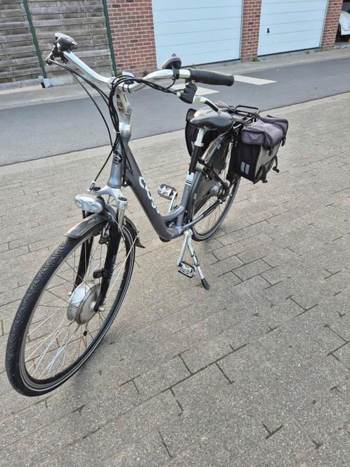 Elektrische Damesfiets CROSS. 8 Versnellingen. 2 Batterijen, Fietsen en Brommers, Elektrische fietsen, Gebruikt, Overige merken