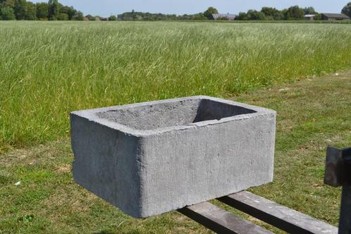 mooie grote gefrijnde oude arduinen pompbak, Tuin en Terras, Buitenkranen, Gebruikt, Ophalen