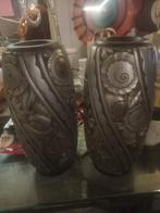 2 identieke rouwvazen, getekend 1959, Enlèvement