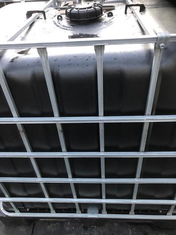Zwarte Ibc containers