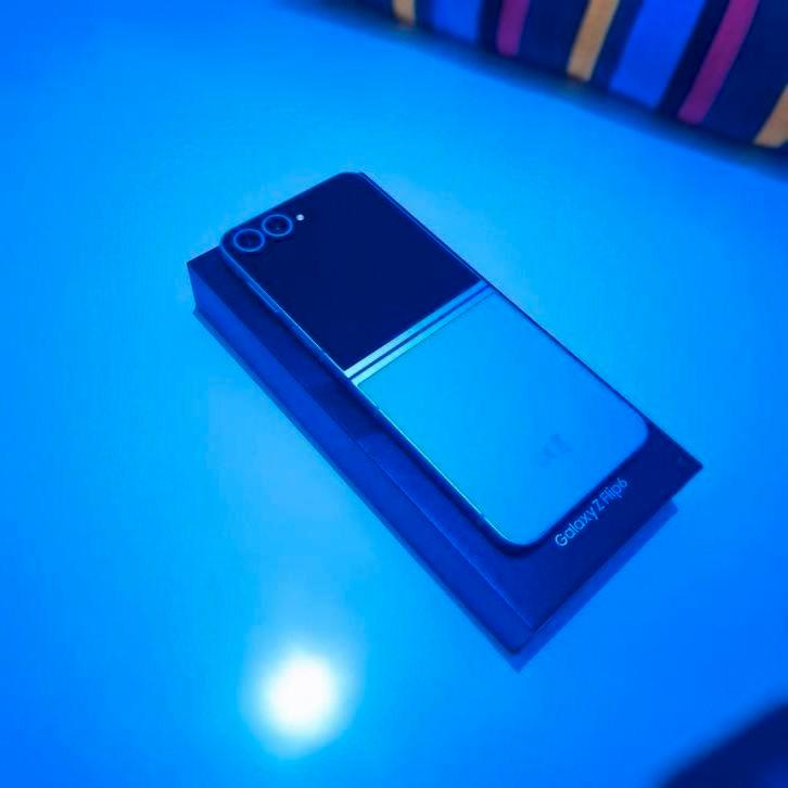 Bleu Samsung Galaxy Z Flip6 Nieuw Staat, Telecommunicatie, Mobiele telefoons | Samsung, Nieuw, Galaxy Z Flip, 256 GB, Blauw, Ophalen