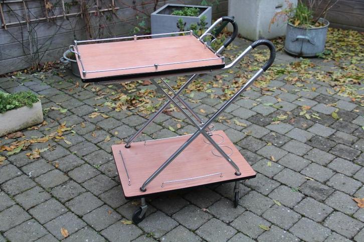 Desserte vintage à roulettes et plateau amovible, Antiquités & Art, Antiquités | Accessoires de maison, Enlèvement