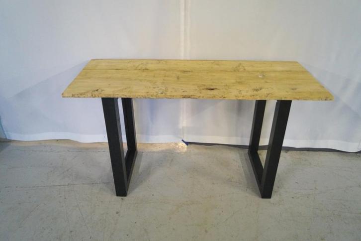 Antieke tafel met blad van oude staldeur L 143 B 55 H 78, Antiek en Kunst, Antiek | Meubels | Tafels, Ophalen