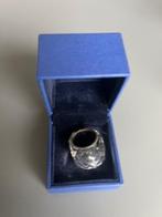 Speciale grote Swarovski ring 3cm lang (maat 55), Handtassen en Accessoires, Ophalen, Zo goed als nieuw, Dame