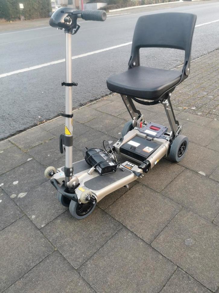 Freerider Luggie is een lichte gewicht opvouwbare scootmobie, Diversen, Rolstoelen, Zo goed als nieuw, Elektrische rolstoel, Inklapbaar