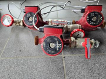 GRUNDFOS circulatie CV-pompen + GRATIS toebehoren, Enlèvement, Utilisé