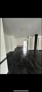 Te huur winkel koersel, Ophalen