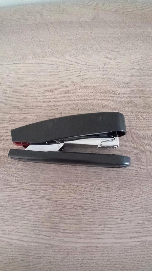 Novus B4 nietmachine met nietjes, Diversen, Bureau-accessoires, Nieuw, Ophalen of Verzenden