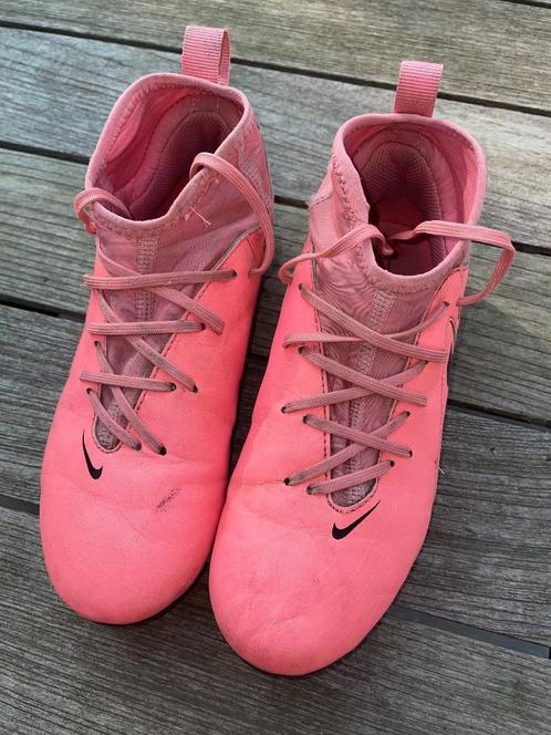 Voetbalschoenen Nike Phantom Luna (mét sok), Kinderen en Baby's, Kinderkleding | Schoenen en Sokken, Gebruikt, Sportschoenen, Jongen of Meisje