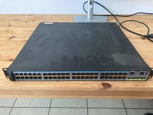 HUAWEI S5720-52X-PWR-SI - 3 Lager 52 Porten Switch Router, Computers en Software, Netwerk switches, Gebruikt, Ophalen of Verzenden