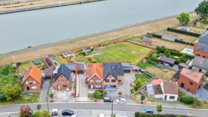 Half-openbebouwing met zicht op het kanaal, Immo, Huizen en Appartementen te koop, Provincie Limburg, 1500 m² of meer, Twee onder één kap