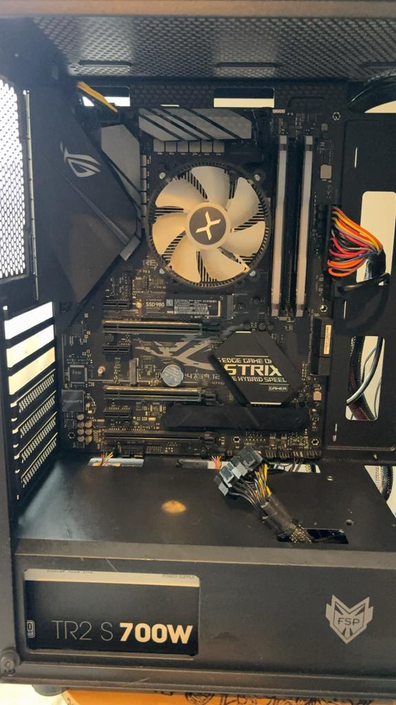 Pc (parts apart kopen kan ook), Computers en Software, Desktop Pc's, Zo goed als nieuw, 4 Ghz of meer, SSD, 16 GB, Met videokaart