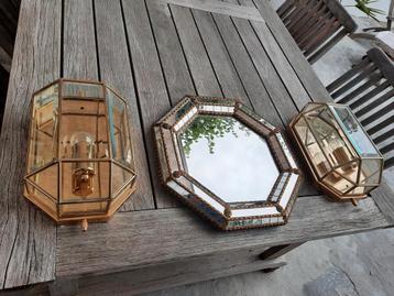 2 vol gepoleiste messing wandlichten met geslepen glas beschikbaar voor biedingen