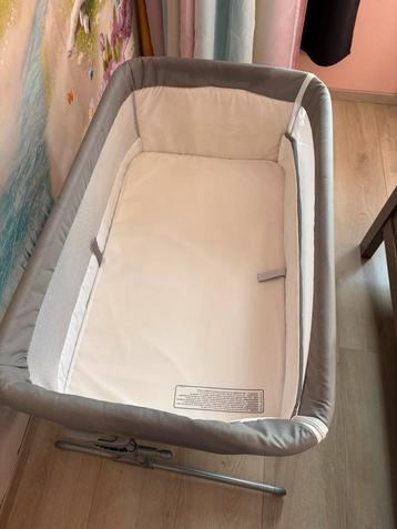 Co sleeper babywieg babybed beschikbaar voor biedingen