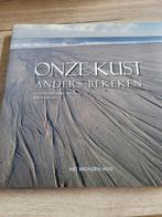 Boek : onze kust anders bekeken / Misjel Decleer, Boeken, Ophalen of Verzenden, Zo goed als nieuw