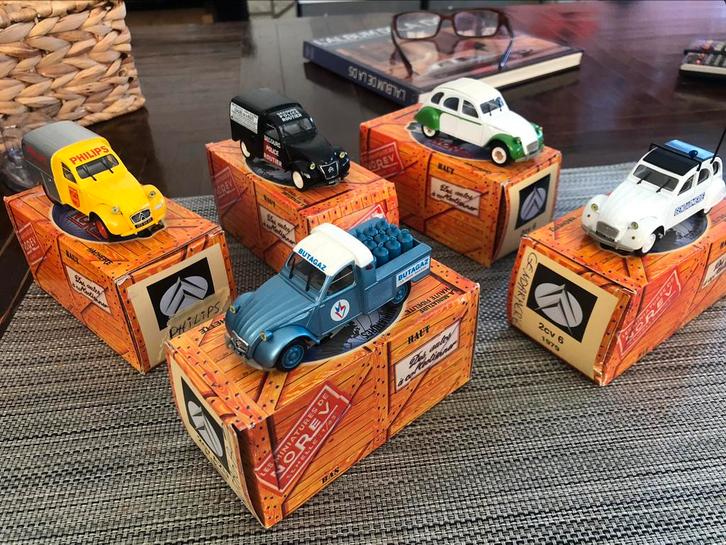 Citroën 2cv 1/43 collection norev, Hobby en Vrije tijd, Modelauto's | 1:43, Zo goed als nieuw, Auto, Norev, Ophalen