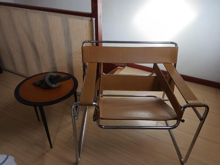 Wassily chair Marcel Breuer créme - sand - sable kleur, Huis en Inrichting, Stoelen, Zo goed als nieuw, Eén, Leer, Metaal, Overige kleuren