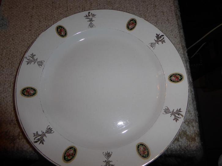 Bord met diameter 29 cm, Antiek en Kunst, Antiek | Keramiek en Aardewerk, Ophalen of Verzenden