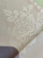 41 roze servietten in katoen met rozenprint. 46 cm op 46 cm, Enlèvement, Comme neuf