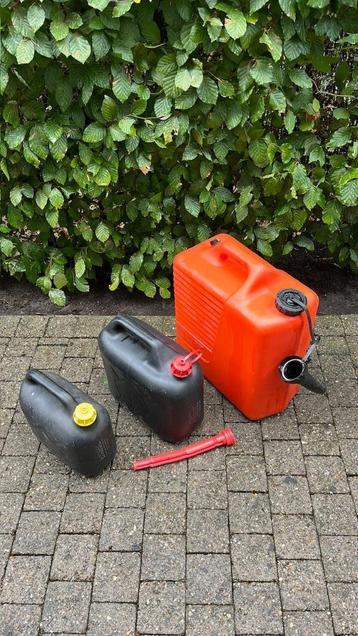 Jerrycans beschikbaar voor biedingen