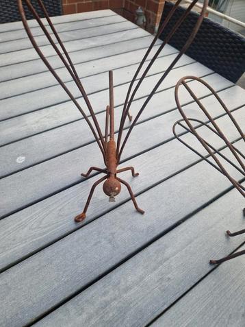Twee Decoratieve Insecten (Dragonfly/Insect Garden Stakes) beschikbaar voor biedingen