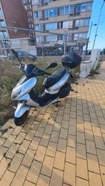 Keeway 125 avec top case, Scooter, Particulier, Keeway