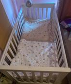 Lit de bébé et Commode, Enfants & Bébés, Enlèvement, Comme neuf