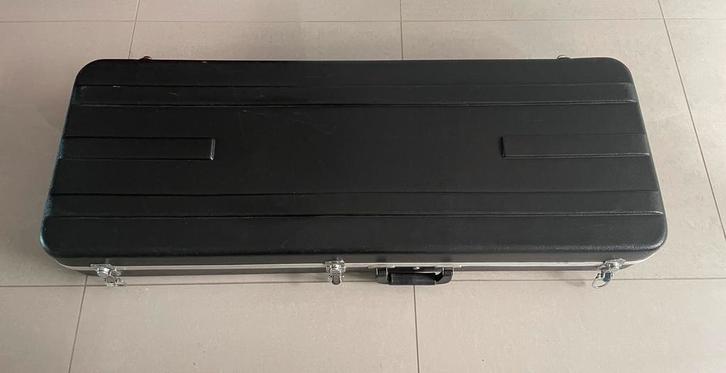 ABS hardshell Gitaar/ Bass Koffer, Muziek en Instrumenten, Behuizingen en Koffers, Gebruikt, Elektrische basgitaar, Flightcase