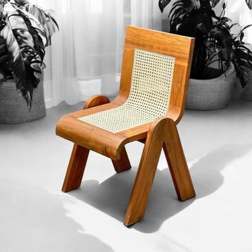 Massief Houten Eetkamerstoel met Rotan Gevlochten Zitting beschikbaar voor biedingen