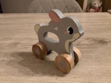 Houten konijn op wieltjes (13x13 cm) beschikbaar voor biedingen
