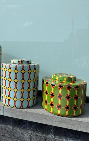 2 Kare Design potten H20/25cm, worden ook apart verkocht beschikbaar voor biedingen