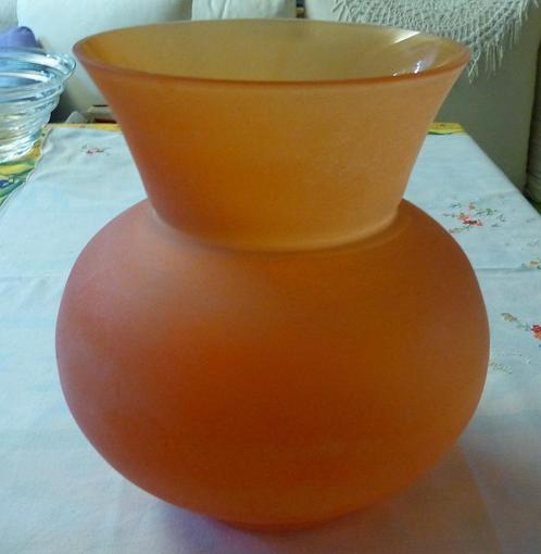 Vase translucide à la jolie couleur abricot, hauteur 25cm, Antiquités & Art, Antiquités | Vases, Enlèvement